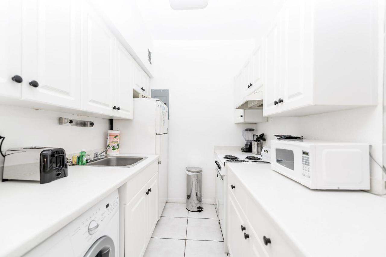 מיאמי ביץ' Apartments On Collins מראה חיצוני תמונה